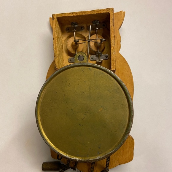 Antique German Blinking Eye Owl, Pendulette novelty clock: 6.5" x 3" x 1.5" - Picture 2 of 4